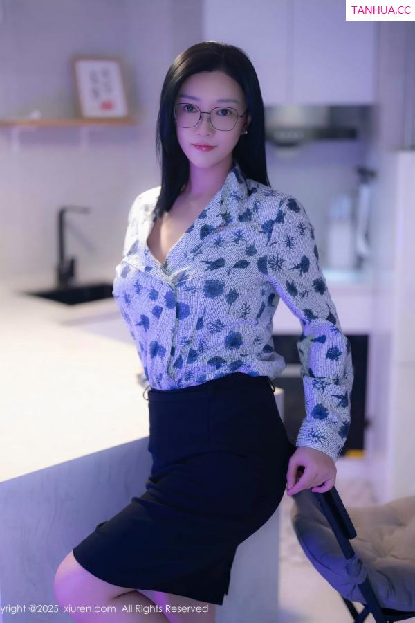   [XiuRen]高清写真图 2025.10.14 No.10866 雅茹老师 OL服饰第17张图片